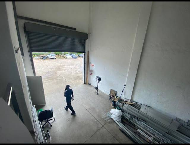 384M² WAREHOUSE TO LET IN RIVERHORSE VALLEY